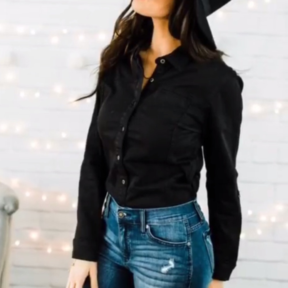 Black label button down shirt size: small